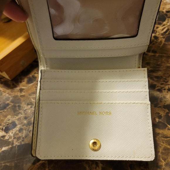 Michael Kors Women's Wallet - Picture 7 of 15